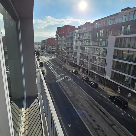 Cote A L'oostduinkerke Met Gratis Garage 아파트 *